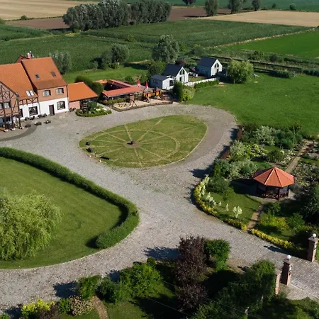 Z Jacuzzi Na Folwarku Zulawskim 度假居 *