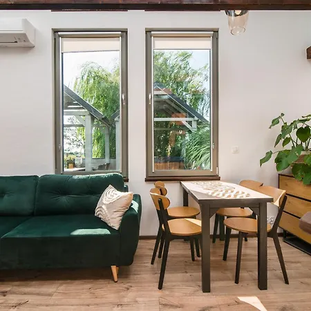 Z Jacuzzi Na Folwarku Zulawskim 度假居 *